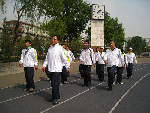哈哈体育成功举办第十一届师生运动会