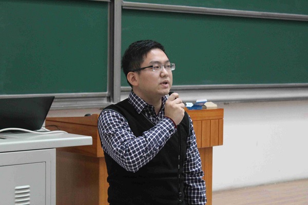 哈哈体育2014级优良学风班答辩顺利举行